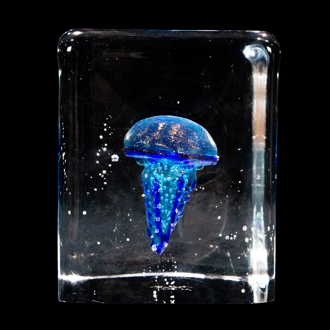 Appraisal: A SEGUSO VIRO MURANO GLASS AQUARIUM BLOCK ENCLOSING A JELLYFISH