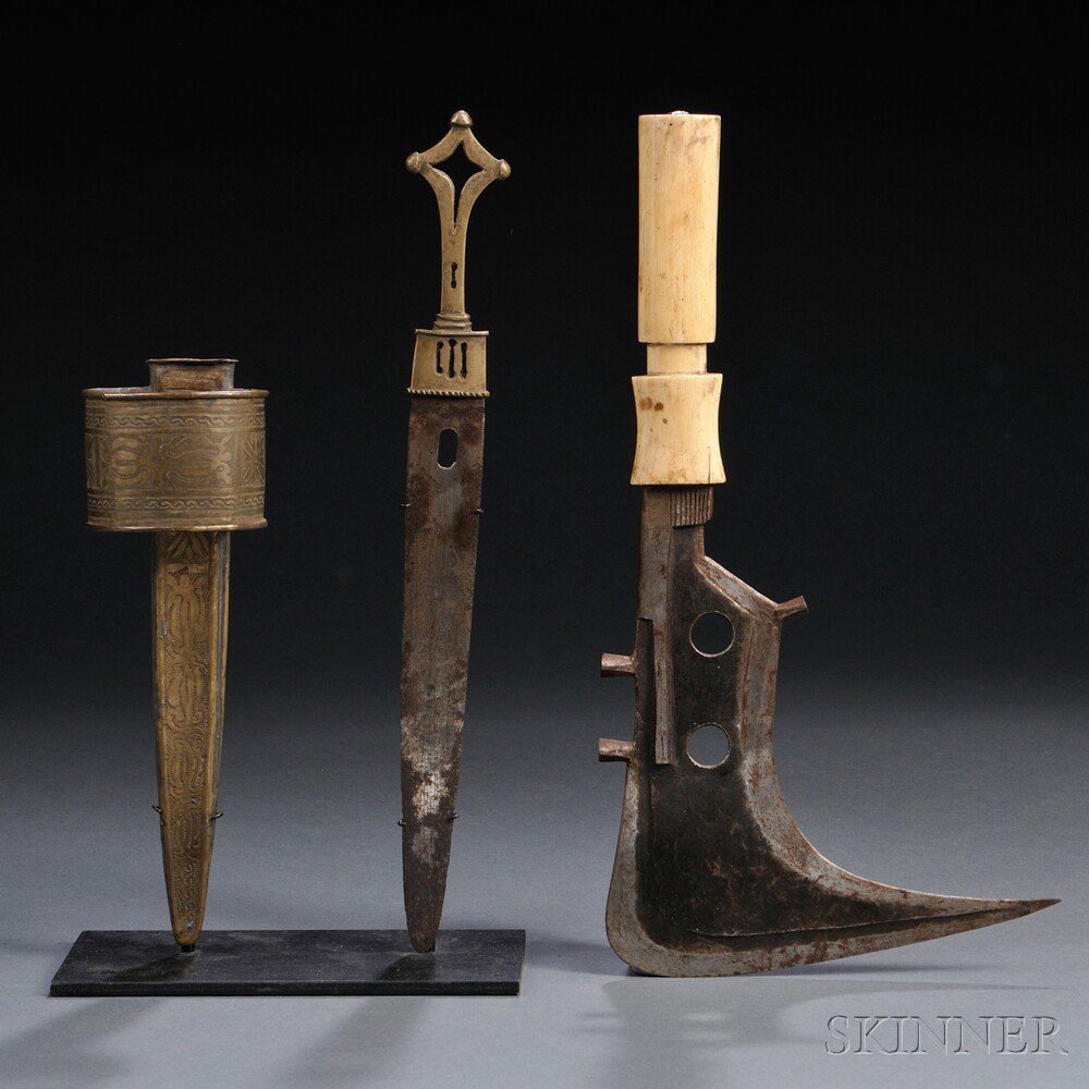 Appraisal: Two African Knives a Mangbetu knife with ivory handle and