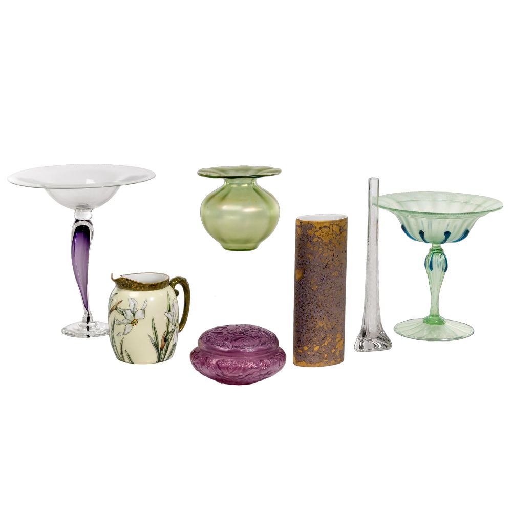 Appraisal: GLASS AND PORCELAIN ASSORTMENT items including a pale iridescent yellow-green