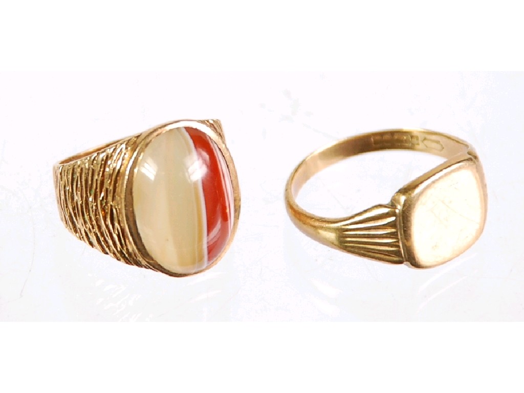 Appraisal: GENT'S ct GOLD RING set with a large cabochon oval