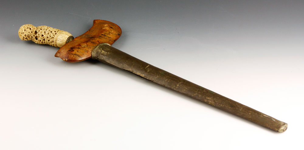 Appraisal: A - th C Middle Eastern Dagger th century Middle