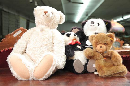 Appraisal: FOUR STEIFF BEARS All replicas A white Teddybear h Two