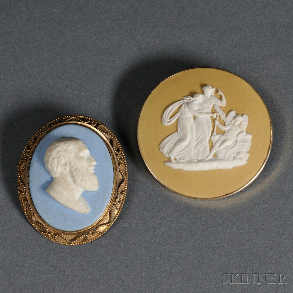 Appraisal: Two Wedgwood Jasper Mounted Brooches England th century a kt