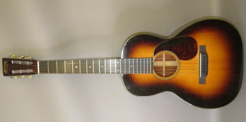 Appraisal: C F MARTIN STRING ACOUSTIC GUITAR IN HARD CASEca serial