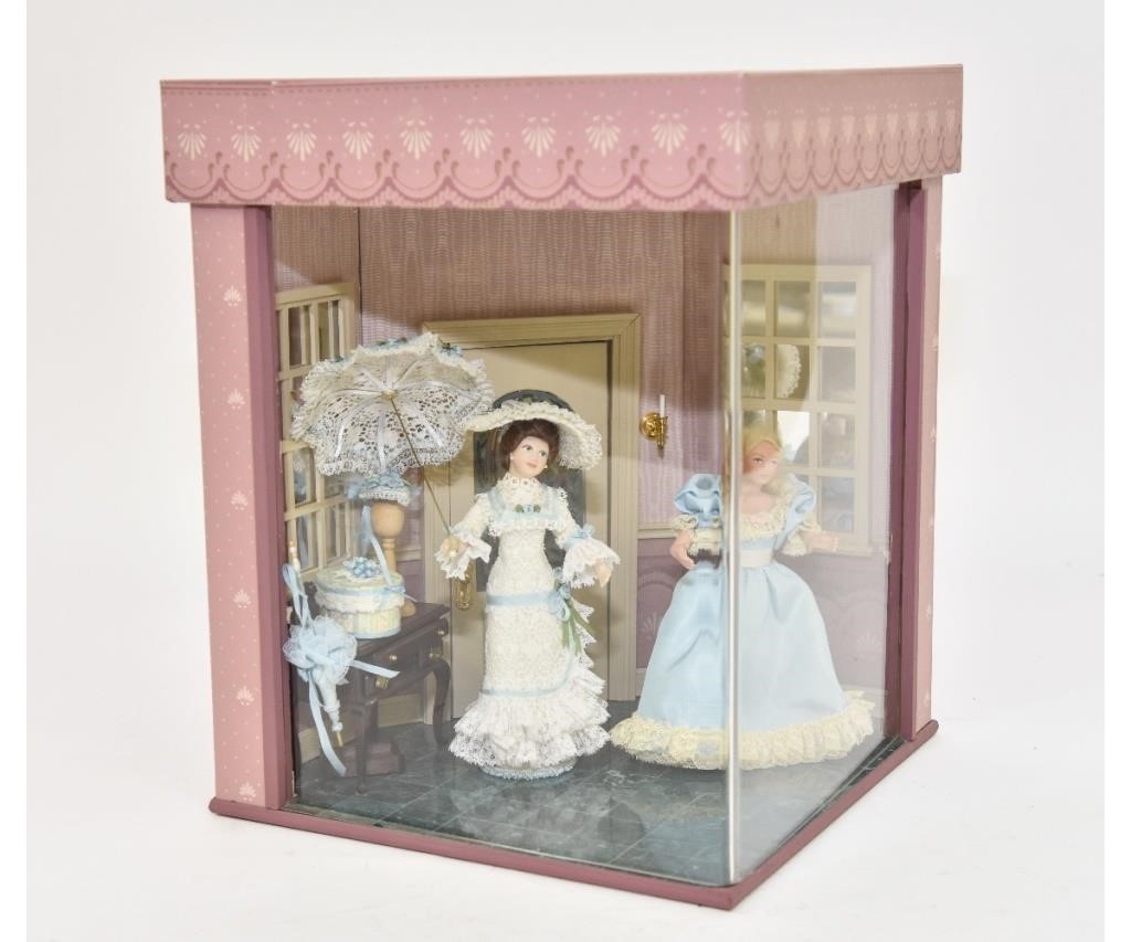 Appraisal: Room box with plastic front and two women in Victorian