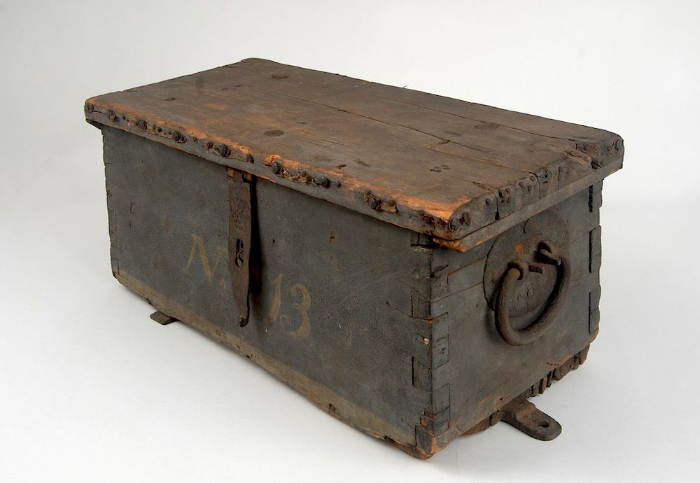 Appraisal: TH C AMERICAN SIDE BOX FOR FIELD ARTILLERY CARRIAGE This