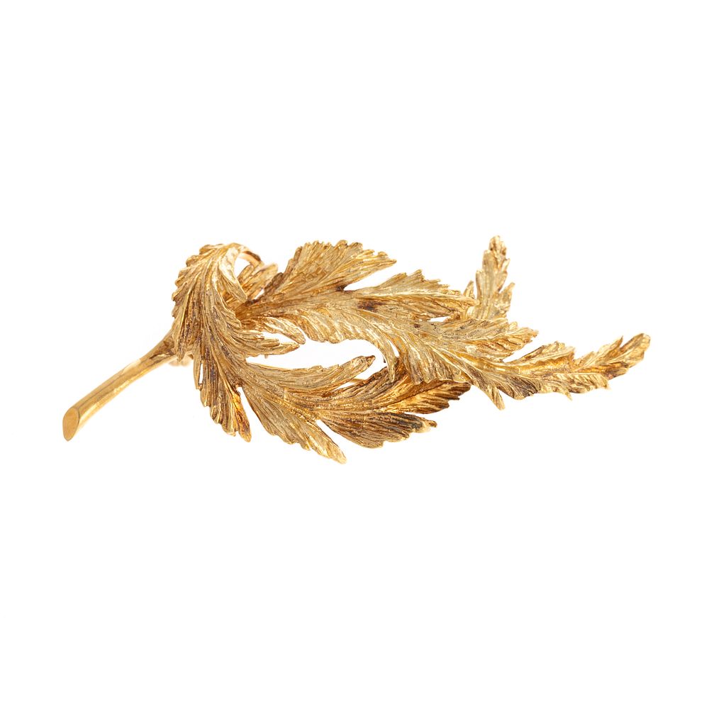 Appraisal: A Textured Double Leaf Brooch in K K yellow gold