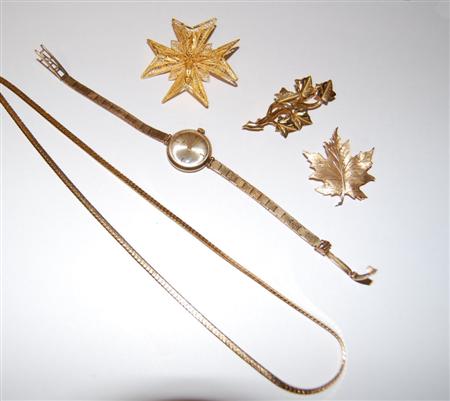 Appraisal: A collection of items to include a ct gold lady's