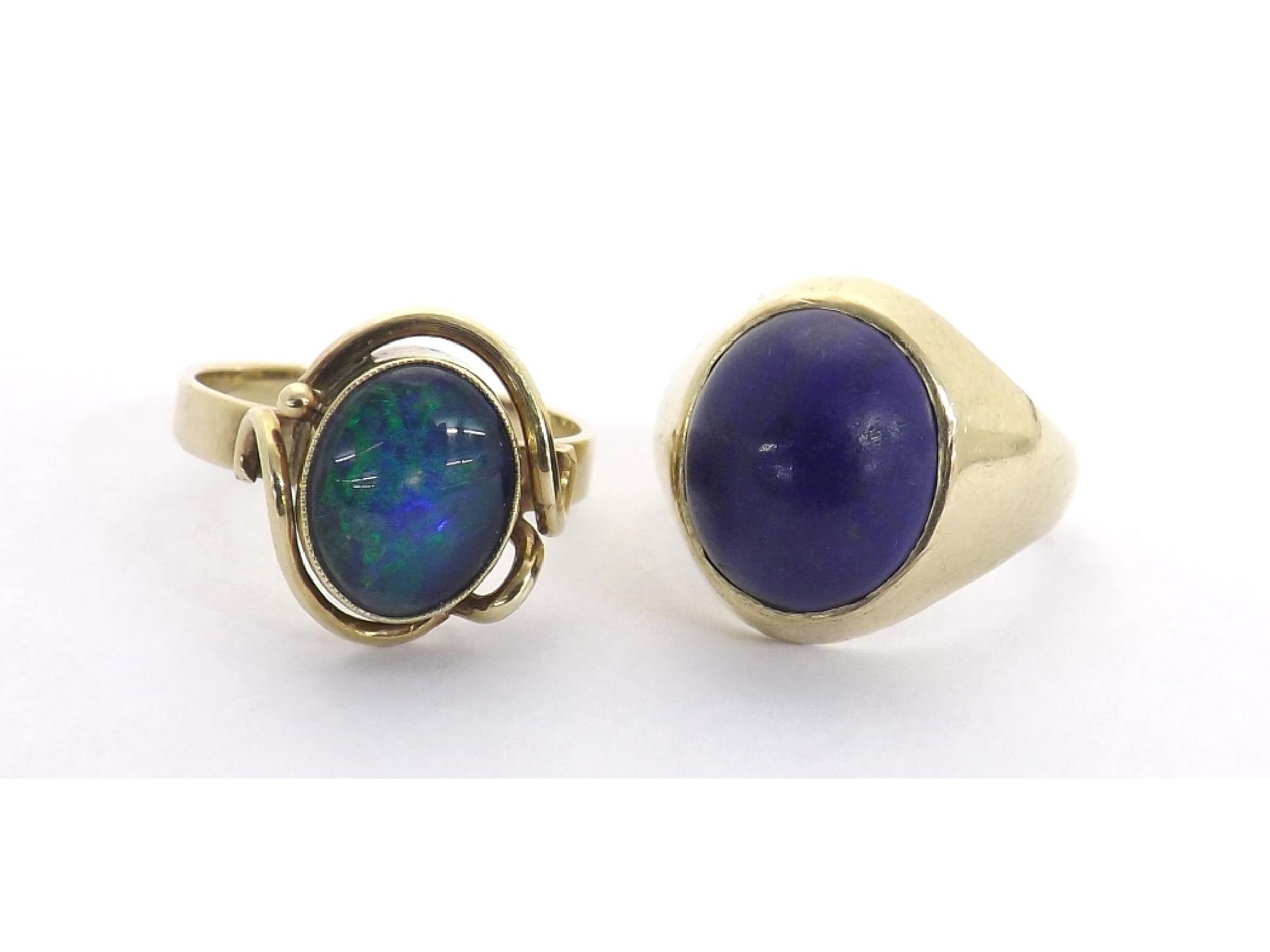 Appraisal: ct lapis lazuli cabouchon ring gm ring size L also