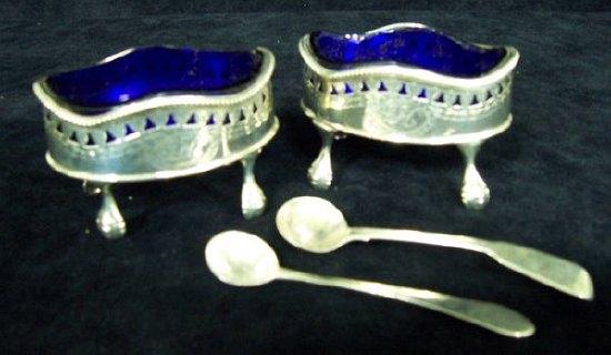 Appraisal: A pair of George III oval salt cellars with wavy