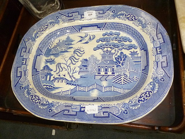 Appraisal: A BLUE AND WHITE WILLOW PATTERN MEAT DISH cm wide