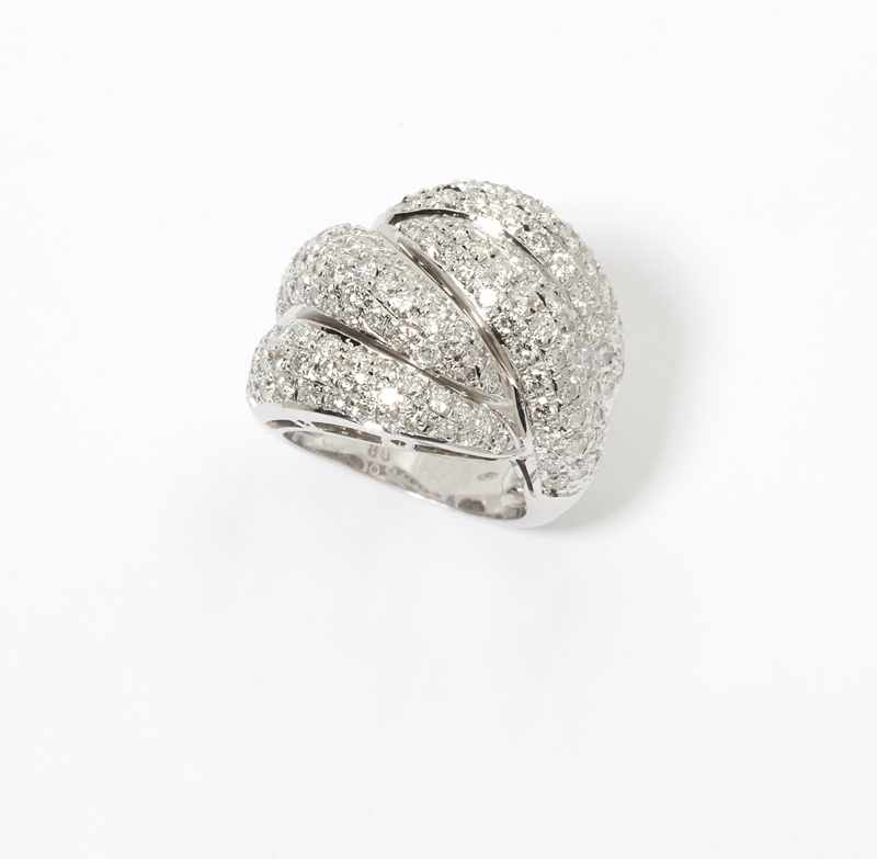 Appraisal: An K white gold set with full-cut diamonds totaling approximately