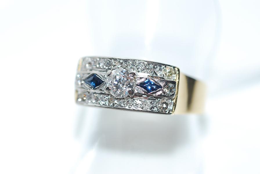 Appraisal: A SAPPHIRE AND DIAMOND DRESS RING IN CT GOLD A