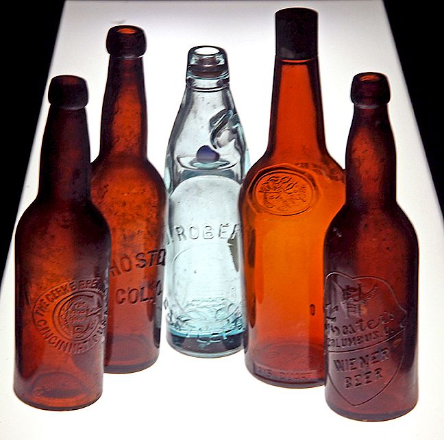 Appraisal: Box Lot of Bottles Exclusive on Bidsquare Hoosier Beer bottle