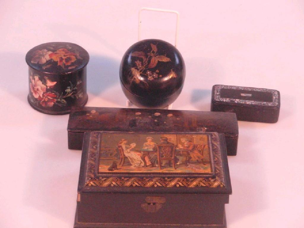 Appraisal: A thC Japanned lacquer pencil box decorated with Japanese figures