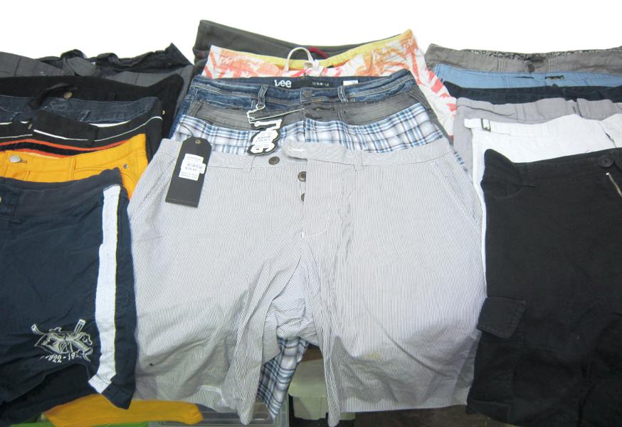 Appraisal: NINETEEN PAIRS OF BRANDED MENS SHORTS INCLUDING WRANGLER ESTIMATED WAIST