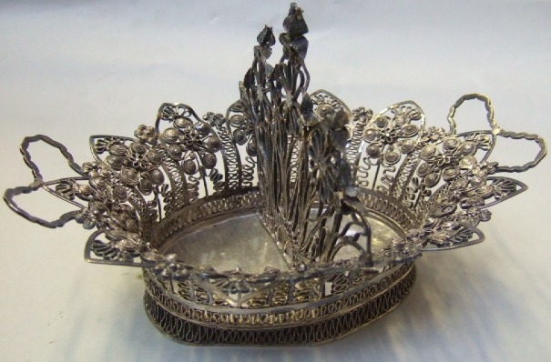 Appraisal: A Continental filigree basket with a twin division to the