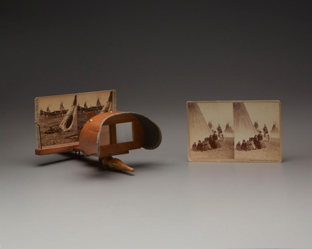 Appraisal: A Stereoscope with a group of Stereograph cards Late th