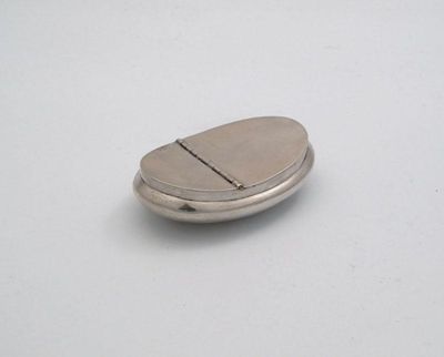 Appraisal: A silver snuff box marked once to cover C L