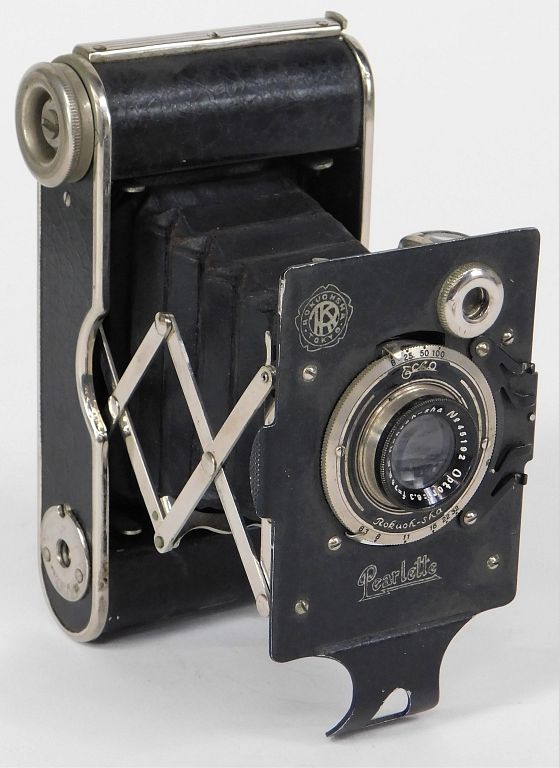 Appraisal: Konishiroku Pearlette Model Camera Konishiroku Pearlette model camera first mass-produced