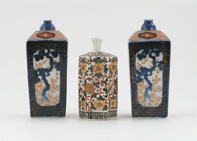 Appraisal: A pair of Japanese Imari tokuri and a smaller hexagonal