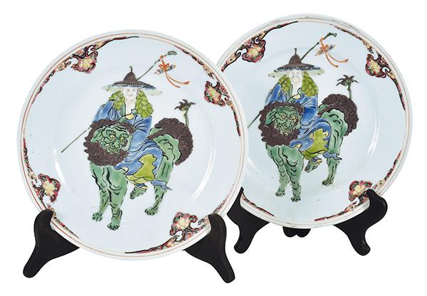 Appraisal: A PAIR OF CHINESE PAINTED PLATES KANGXI MARK each painted