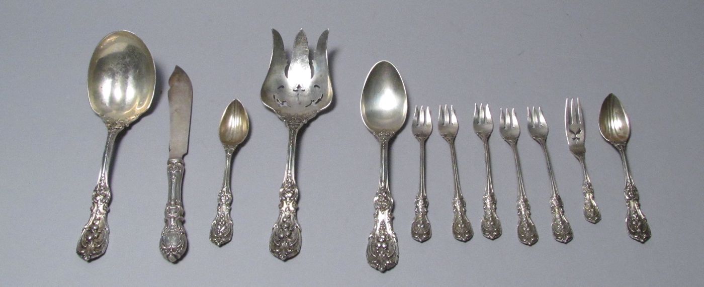 Appraisal: TWELVE PIECES OF REED BARTON'S FRANCIS I STERLING SILVER FLATWARE