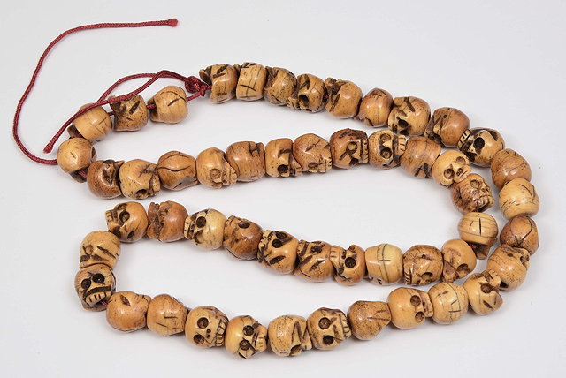 Appraisal: A TIBETAN HALF MALA NECKLACE in the form of individual