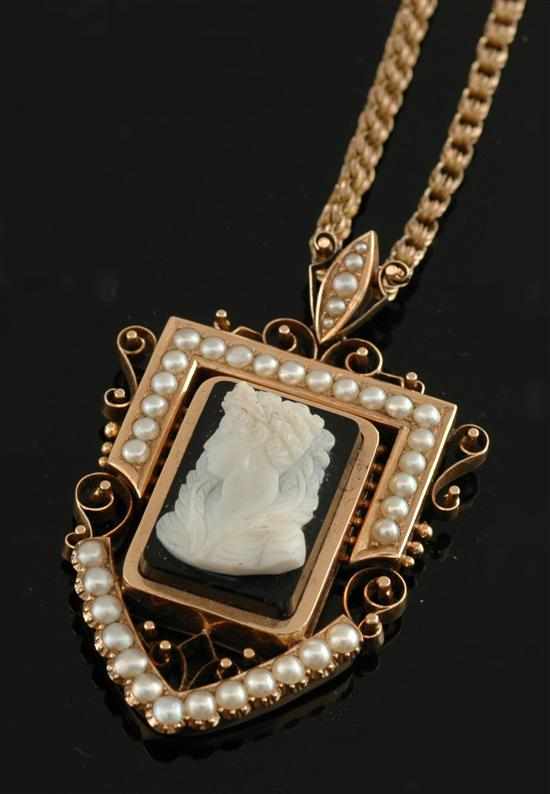 Appraisal: An Antique cameo pendant and chain Centrally set with a