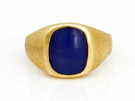 Appraisal: A gentleman's ct gold blue stone signet ring size S