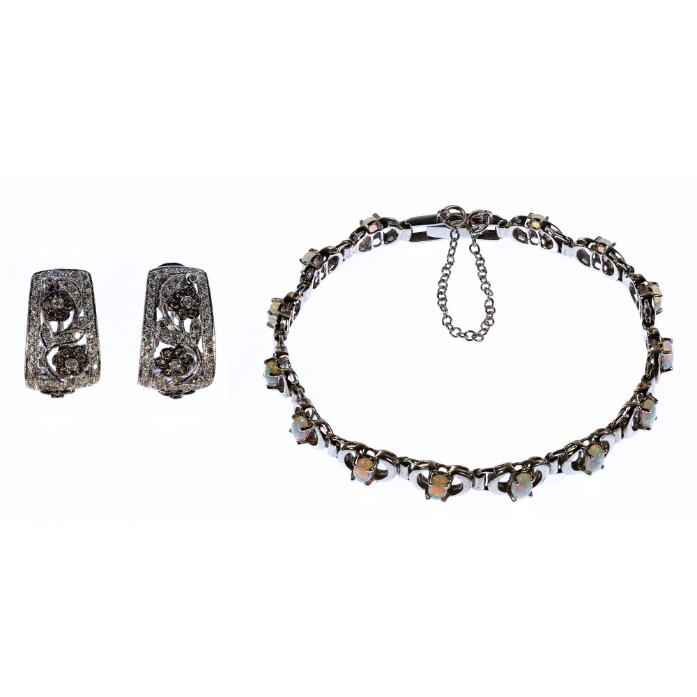 Appraisal: K WHITE GOLD JEWELRY items including a pair of LeVian