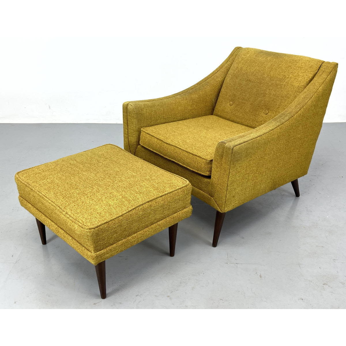 Appraisal: KROEHLER lounge chair and Ottoman American Modern Ottoman x x