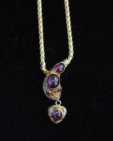 Appraisal: A CT YELLOW GOLD VICTORIAN SERPENT NECKLACE the reticulated chain