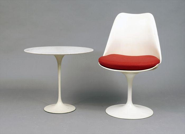 Appraisal: Eero Saarinen for Knoll Molded Fiberglass and Enameled Aluminum 'Tulip'