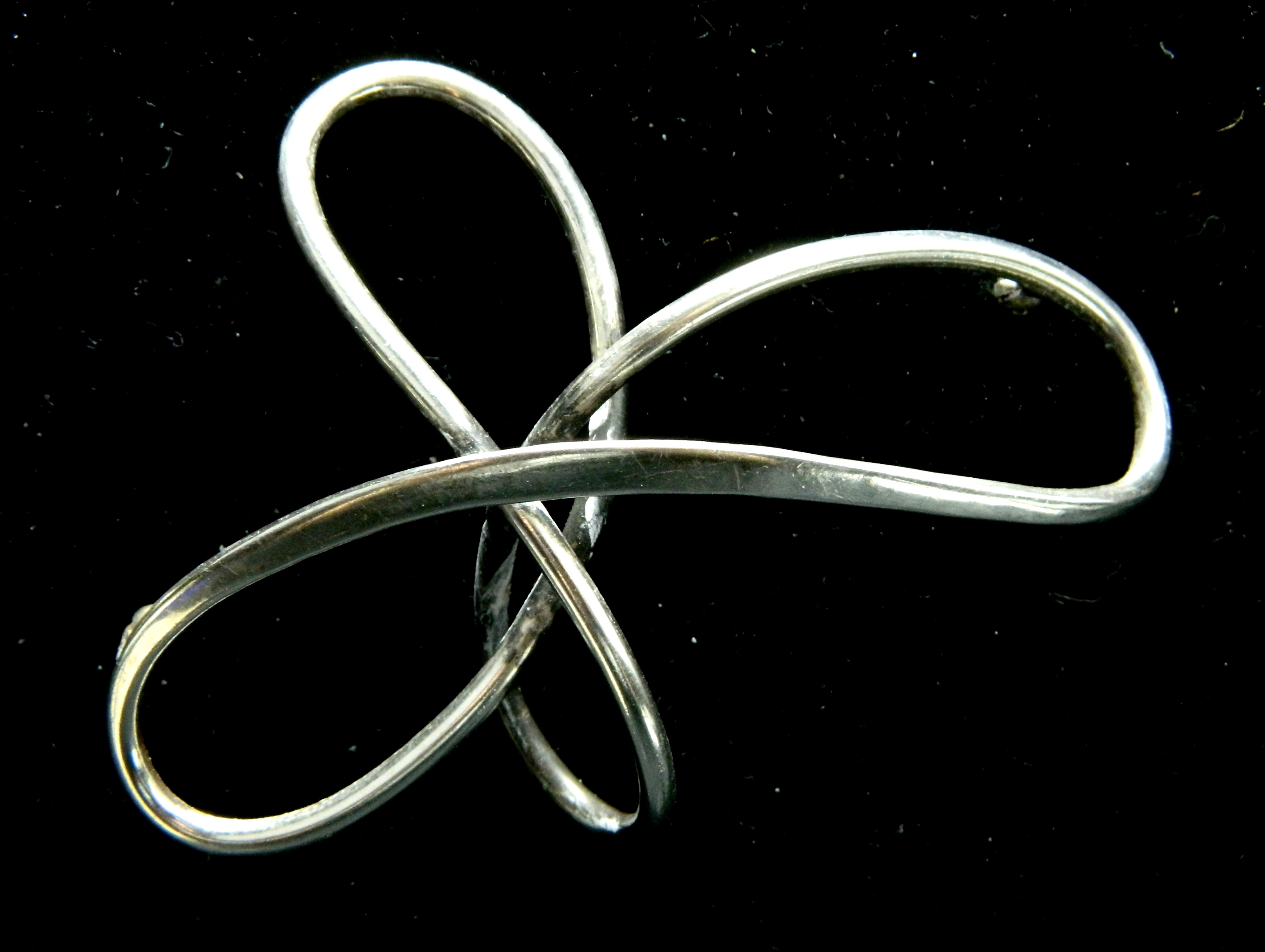 Appraisal: Art Smith - -sterling silver brooch loop and knot form