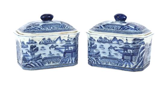 Appraisal: Sale Lot A Pair of Chinese Export Porcelain Covered Boxes