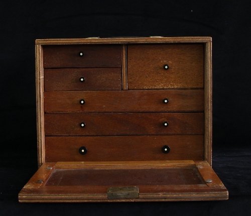 Appraisal: A jeweller's tool box the removable side enclosing an arrangement