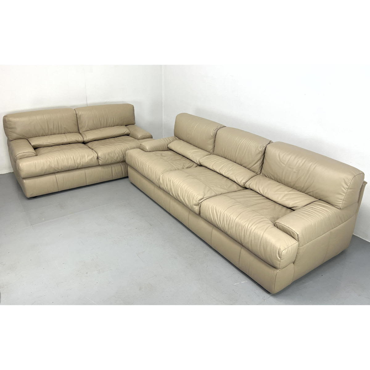 Appraisal: pc Italian SALOTTI NATUZZI Tan Leather Sectional Sofa Love Seat