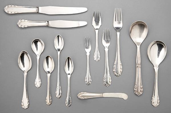 Appraisal: Comprising - in forks dessert forks salad forks pastry forks