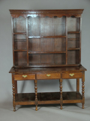 Appraisal: An oak dresser th century and later the moulded cornice