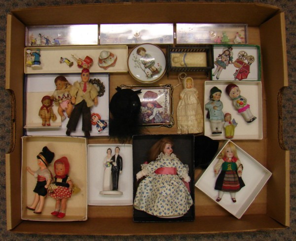 Appraisal: Lot of minis Dolls - German all bisque with original