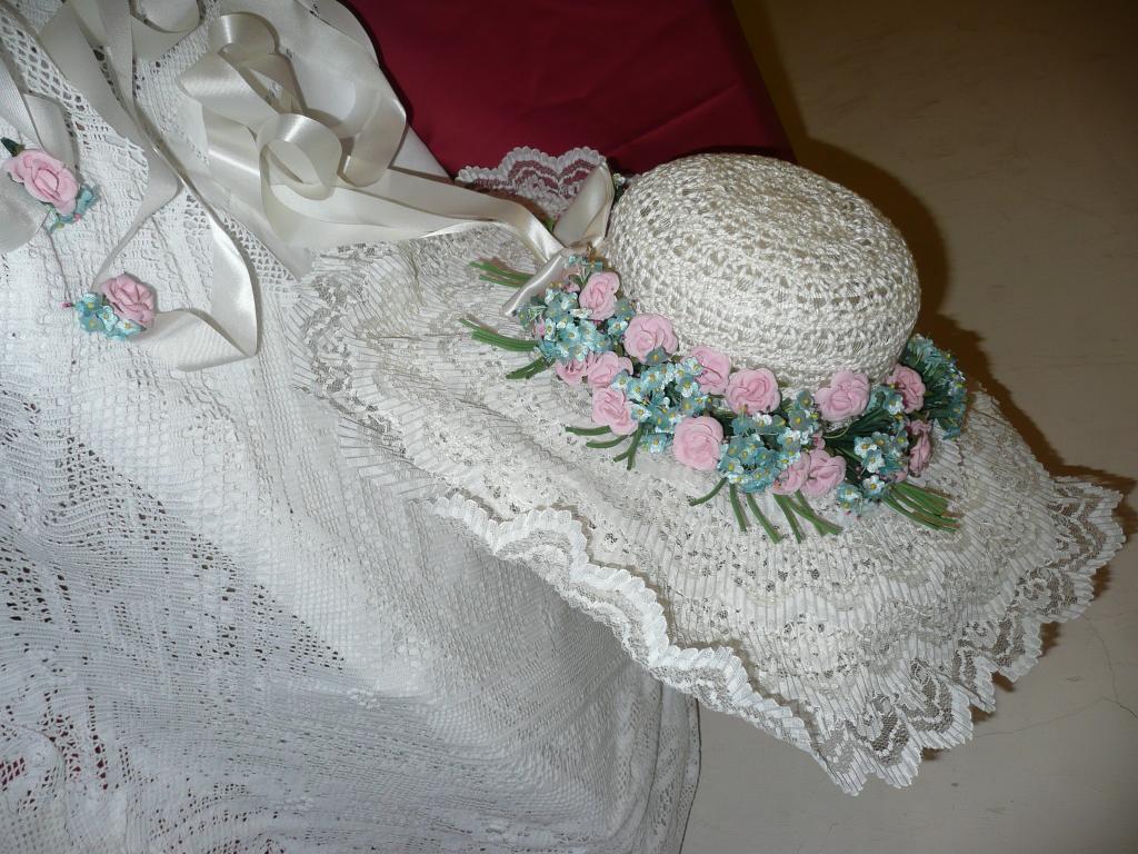 Appraisal: A stunning RCH Gibbons Ltd The Gainsborough Girl bridal hat