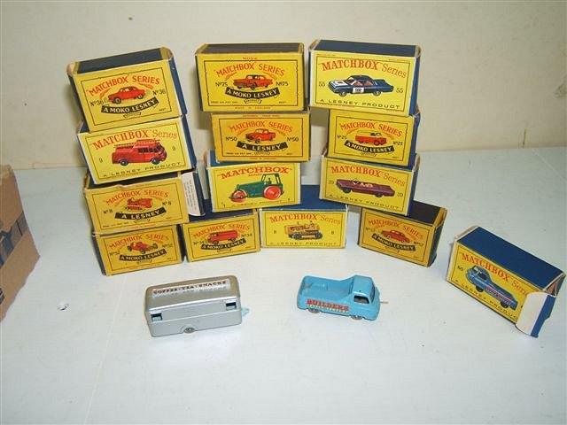 Appraisal: A SMALL COLLECTION OF MATCHBOX SERIES DIE-CAST CARS AND LORRIES