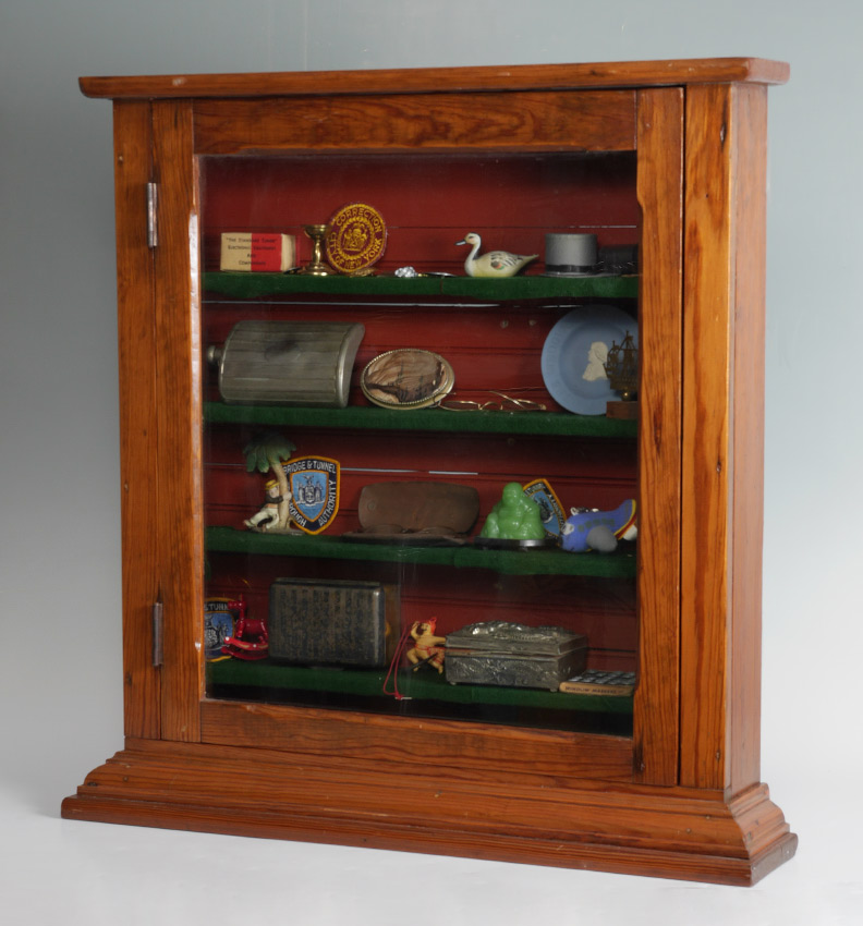 Appraisal: OAK COUNTER TOP DISPLAY CASE WITH SOUVENIRS Nice golden oak