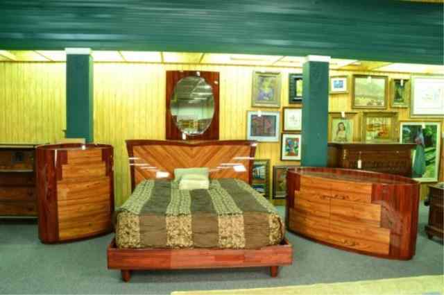 Appraisal: PIECE ART DECO BEDROOM SETTo include a long dresser of