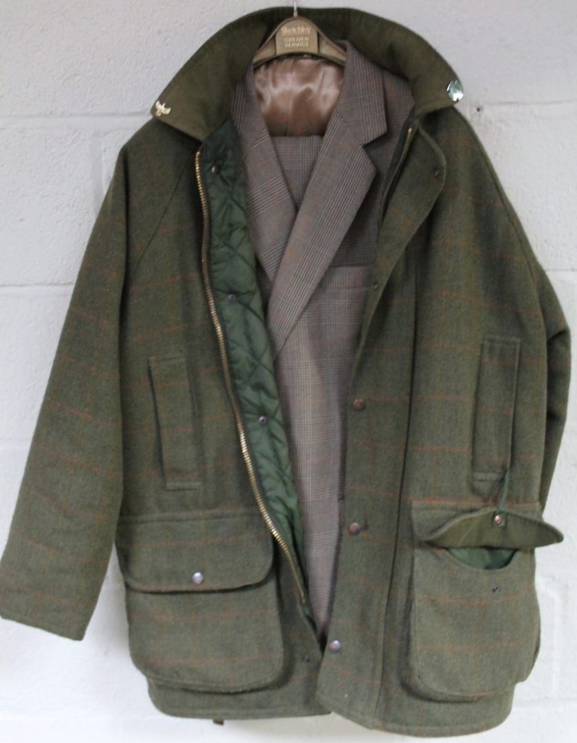 Appraisal: A gentleman's saddle tweed sports jacket large and a tweed