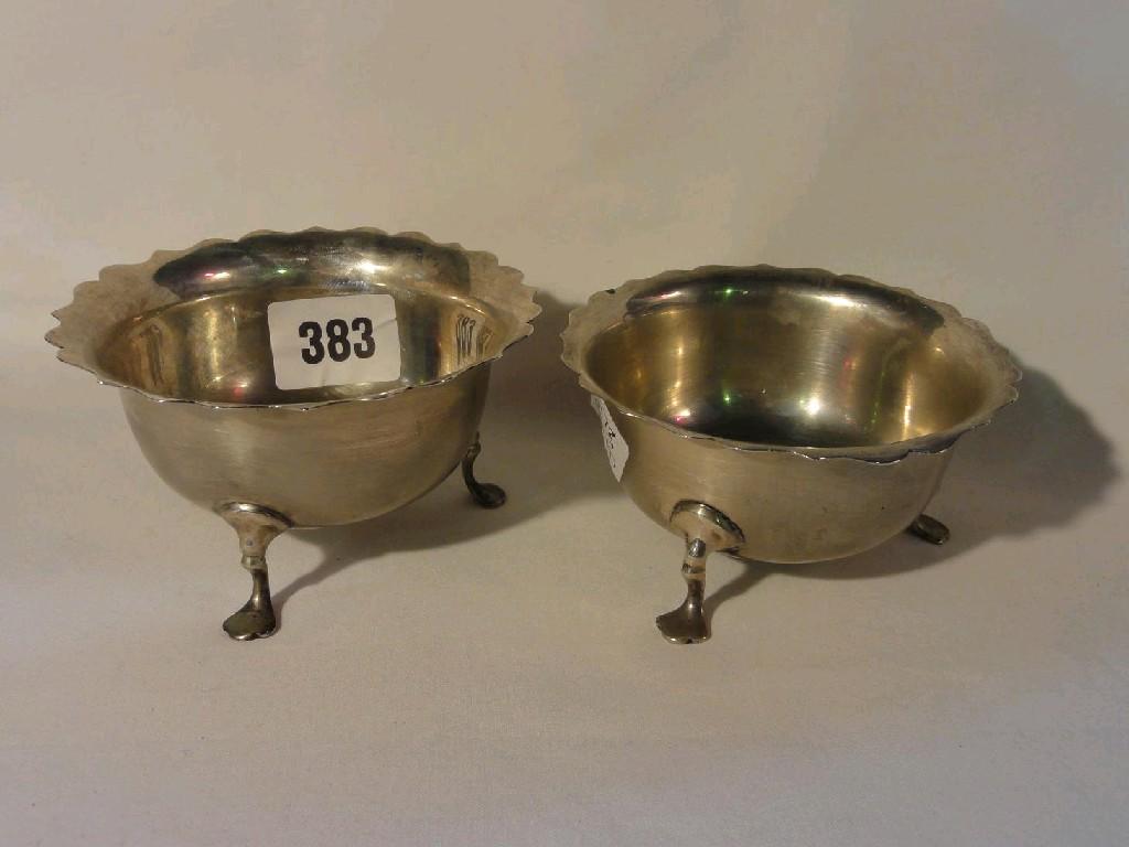 Appraisal: Two open silver bowls of similar pattern but different makers