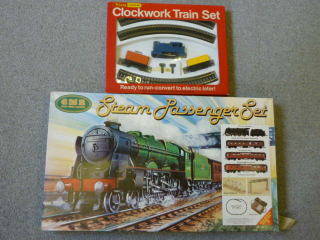 Appraisal: Triang Hornby clockwork train set with - - tank locomotive