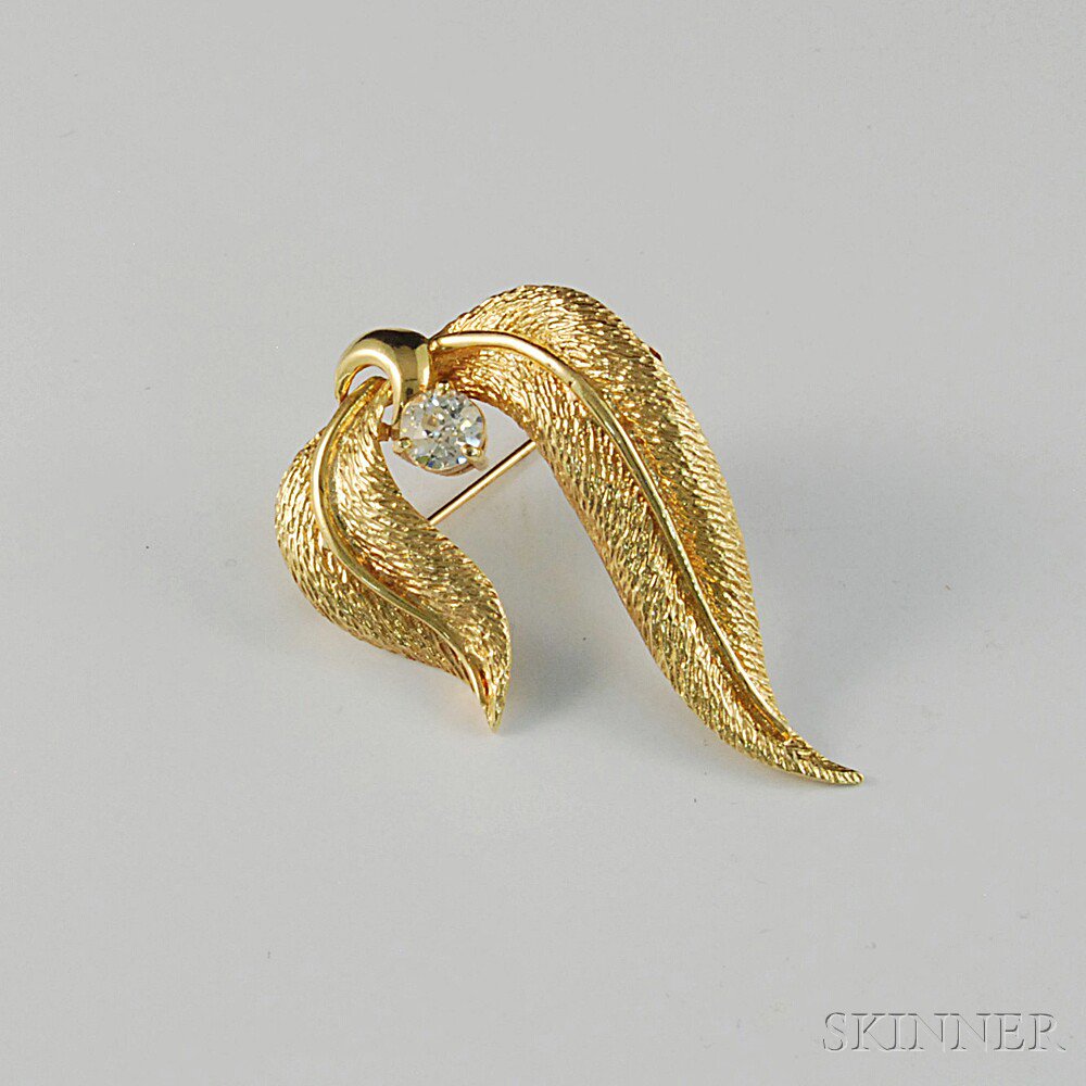 Appraisal: kt Gold and Diamond Leaf Brooch formed as two textured