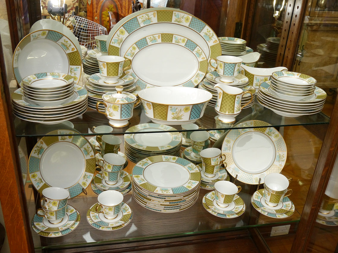 Appraisal: SANGO ANDANTE FINE CHINA SERVICE FOR Approx pieces to include